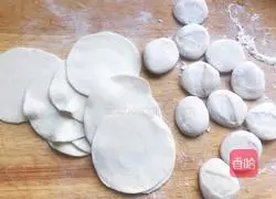 Shepherd's purse vegetarian dumplings Practice illustration 10