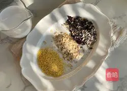 Illustration of how to make milky millet cereal rice cereal 1