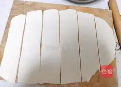 Illustration of how to make a large bowl of wide noodles 7