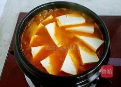 Illustration of how to make spicy cabbage and tofu soup 6