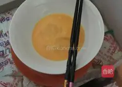 Illustration of how to make fried egg pancakes 1