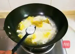 Illustration of how to make fragrant chrysanthemum tofu 11