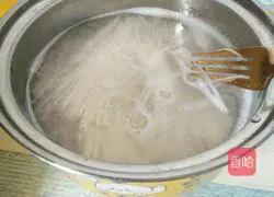 Illustration of how to make noodles with oatmeal and green pepper sauce 4