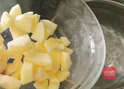 Illustration of how to make rock sugar apple dragon fruit 3