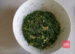 Illustration of how to make fennel and egg stuffed buns 8