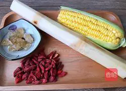 Illustration of how to make hot sugarcane and corn soup 1