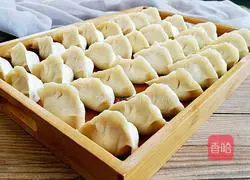 Illustration of how to make zucchini and fungus stuffed dumplings 21