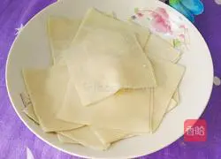The first illustration of how to make fried milk-flavored hand wrap 8