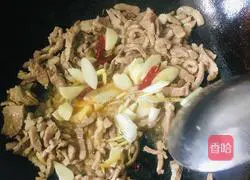 Illustration of how to make braised noodles 8