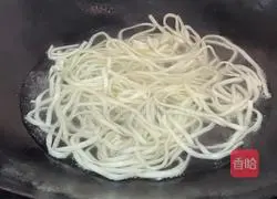 Illustration of how to make noodles with shiitake mushrooms and minced meat 7