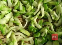 Illustration of how to make mustard pickles 2