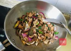 Illustration of how to make fried pork slices with mushrooms 5