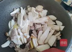 Apricot abalone Illustration of how to make fried pork slices with mushrooms 9