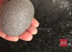 Illustration of how Zhu Bajie carries his wife on his back 6