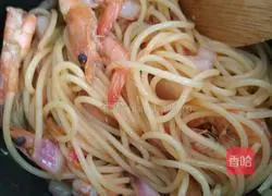 Illustration of how to make shrimp pasta 14