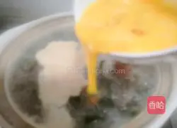 Illustration of how to make kelp, persimmon and egg drop soup 8