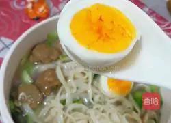 Illustration of how to make hand-made meatball and egg noodles 14
