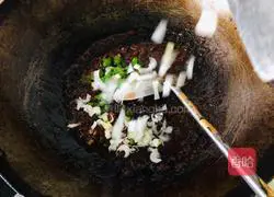 Illustration of how to make mushroom fried noodles 9