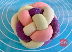 Illustration of how to make hydrangea steamed buns 10