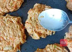 Illustration of how to make potato tray 11