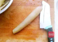 Illustration of how to make lemon mixed with pork rinds 3