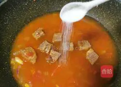 Illustration of how to make tomato and beef soup 12