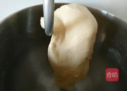 Illustration of how to make seaweed and meat floss bread 5