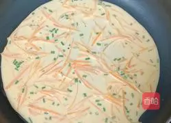 Illustration of how to make carrot and egg pancakes 12