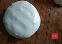 Illustration of the method of roasting pork cake 5