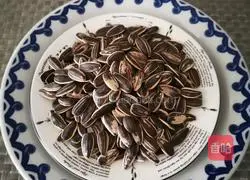 Illustration of how to prepare your own snacks for dry-fried sunflower seeds 7