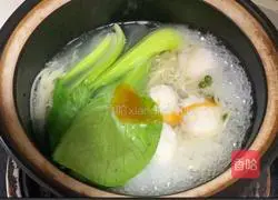 Illustration of how to make vine pepper clear soup noodles 6