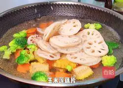 Illustration of homemade spicy hot pot 9