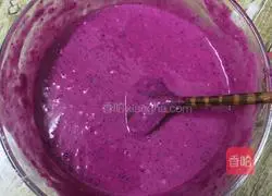 Illustration of how to make dragon fruit pancakes 8