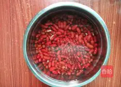 Illustration of the recipe of Wuhong Blood-enhancing and Beauty Soup 1