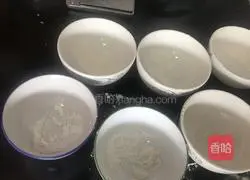 Illustration of how to make raisin rye bread 7