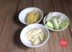 Illustration of how to make fried snow peas with pork belly 5