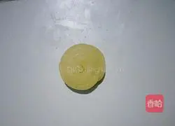 Illustration of how to make baked egg-flavored steamed buns 10