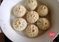 Illustration of how to make pan-fried buns with fennel and meat filling 18