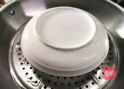 Illustration of how to make steamed eggs with flowers 6