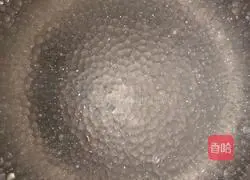 Illustration of how to make white fungus, red dates and sago 7