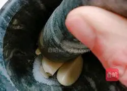 Illustration of how to make cold spinach vermicelli 4