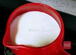 Illustration of how to make milk and fruit cereal 5