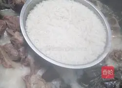 Illustration of firewood stewed bone soup 4