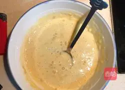 Illustration of how to make banana muffins 7