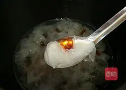 Illustration of how to make white fungus stewed with peach gum 6
