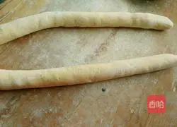 Illustration of how to make cornmeal, sauerkraut and pork buns 7