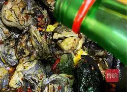 Illustration of how to make spicy stir-fried black chicken 6