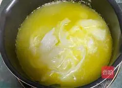 Illustration of how to make oyster hotpot in sour soup 6