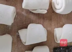 Illustration of how to make Roujiamo 4