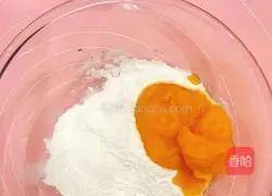 Illustration of how to make sunflower buns 3